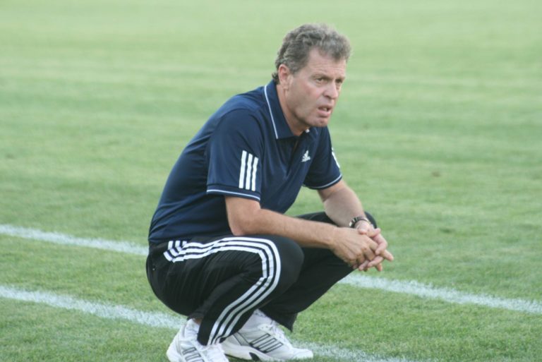 Partizani pret Shpëtim Duron. Ai pret vendimin e Vllaznisë