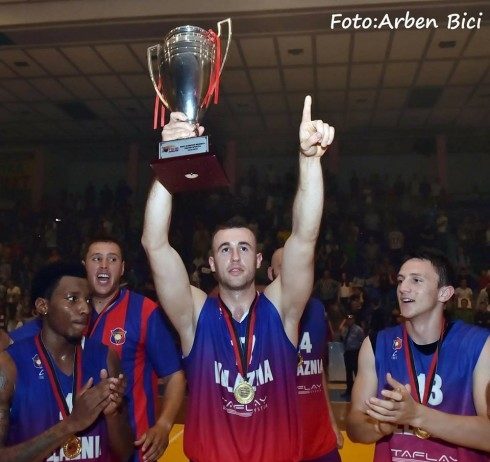 Vllaznia në pritje edhe të Gjonajt. Me të mbyllet merkatoja