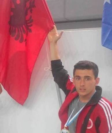 Një peshëngritës shkodran shpallet fitues i kupës së Amerikës