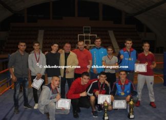 Vllaznia në boks fiton titullin kampion edhe me 18 vjeçarët