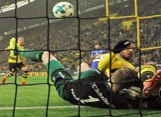 Çmenduri në një ndeshje futbolli. Nga 0-4 barazohet në 4-4