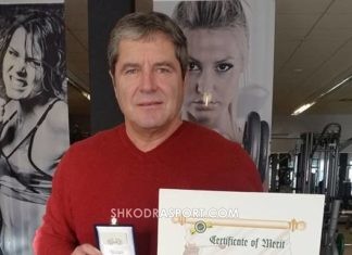 Trajneri Petrit Hoxha: Politika, larg duart nga peshëngritja