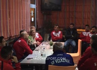 Kryebashkiakja Ademi vizitë në orët e mbrëmjes ekipit të Vllaznisë në Ulqin