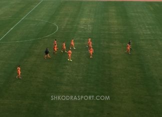 Brohoritjet e tifozëve shkodranë: “Skënderbe, Skënderbe”