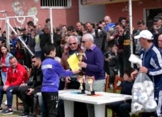 Kupa “Sabah Bizi” ul siparin. Mjeshtri i Madh dorëzon vetë kupat për fituesit
