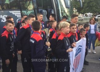 “Atletik” U-13 kthehen me kupë nga Italia. Pritje fantastike për kampionët