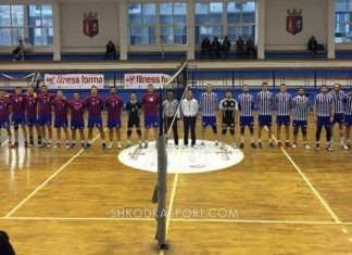 Kampionët në fuqi të volejbollit e humbin ndeshjen e parë çerekfinale
