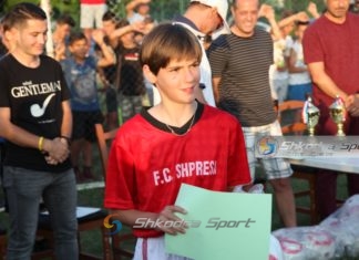 Klaudia Broci, 11 vjeçarja shkodrane që spikat duke luajtur futboll me djemtë