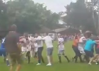 Futbollistët shqiptar rrihen në fushë, përfundon në spital me 5 brinjë të thyera