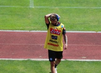 Fotolajm: Hysaj ka një vizitor të veçantë në stërvitjen e Napolit