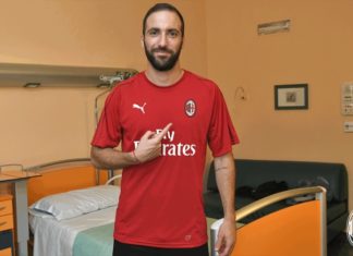 Higuain çmend tifozët e Milanit, Caldara mbërrin nga SHBA