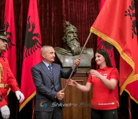 Lojërat Olimpike 2018, Meta i dorëzon flamurin kombëtar boksieres shkodrane Elsidita Selaj