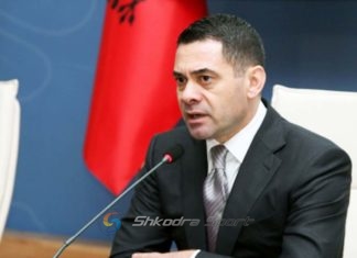 Skandal me deklarimet/ Ministri Ahmeti: Ekonomistja e Skënderbeut merr më shumë se Vangjeli, Magani punon për pasion. Vllaznia më e sakta