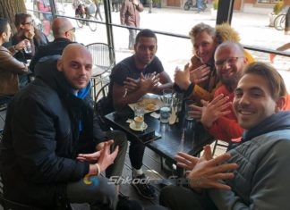 Fotoja që po “çmend” rrjetin. Serbi i Vllaznisë bën shqiponjën