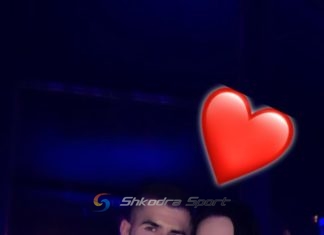 FOTO/ Hysaj me të fejuarën, shfaqet në “rolin” e një… DJ