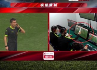 Çudira me VAR, asistentët përdorin fletën si vizore