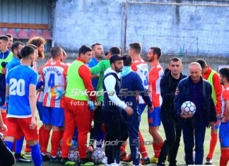 Tension në “Reshit Rusi”, 2 kartona të kuq dhe 9 të verdhë në Veleçiku- Shënkolli /FOTO
