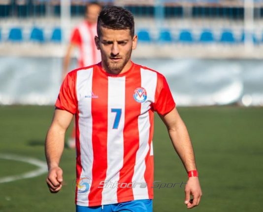 Veleçiku e bind, sulmuesi Ditmir Ujkaj rinovon edhe për një vit