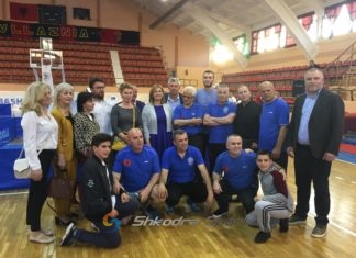 Bashkia Shkodër dhe Sk Vllaznia nderojnë 10 personalitete të pingongut shkodran