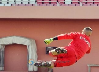 Rrëfehet portieri që shpëton çdo ditë jetë njerëzish në plazh!