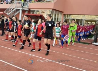 25 minuta në ‘Loro Boriçi’, dy shtylla të goditura por gol nuk ka