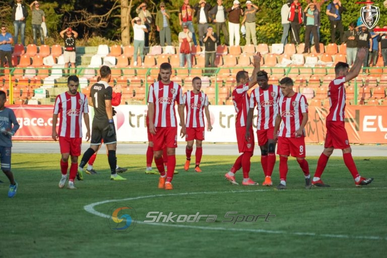 ‘Skënderbeu dhe Flamurtari nuk duhej të regjistroheshin’, gazetari kritika FSHF-së dhe ministrisë