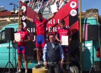 Podiumi i gjithi kuqeblu. Çiklistët e Vllaznisë fitojnë një tjetër trofe