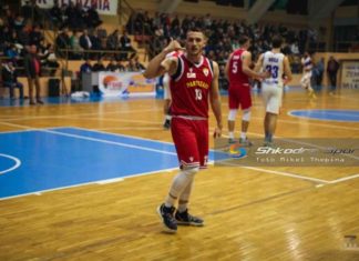 ‘Telefoni’ i Daniel Lekndreaj: Mundëm amerikanët, jo Vllazninë