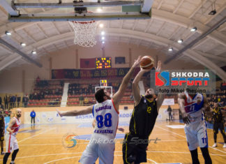 FOTO/ Një mysafir i veçantë ka qenë mbrëmë i pranishëm në ‘Qazim Dervishi’