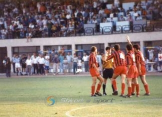 Gjondeda replikë me Çelën: Na rrahën lojtarët para Tiranës, Flamurtari ia vodhën titullin më 1997