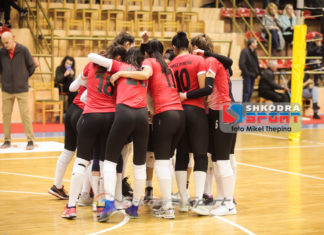 FOTO/ Stërvitja është ndërprerë, por volejbollistja e Vllaznisë bën xhiro në Shirokë