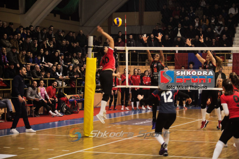 Vllaznia e Partizani 5 sete në ‘Qazim Dervishi’. Në fund fitojnë kryeqytetaset