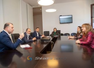 Qeveria nuk tërhiqet, zbulohet çfarë ka kërkuar nga FSHF-ja në takimin e sotëm