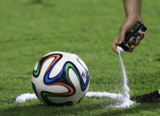 Shpikën sprajin e shkumës në futboll, kërkojnë arre.stimin e presidentit të FIFA-s