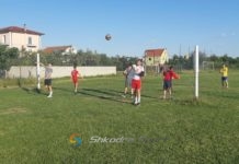 Volejbollistët e Vllaznisë stërvitje në fushë futbolli!