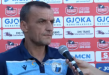 U ndalua nga policia për goditje të lojtarit, por trajneri Novi merr pafajësinë dhe lihet i lirë