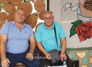 Ada zbret në fushë të hënën. Pankinën ia beson një emri të njohur