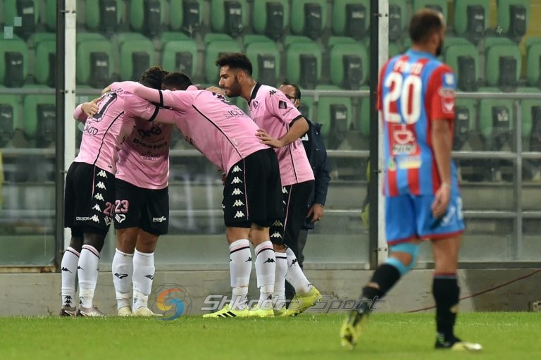 Vetëm 11 lojtarë në dispozicion dhe 1 portier rezervë, Palermo barazon në derbin e pazakontë