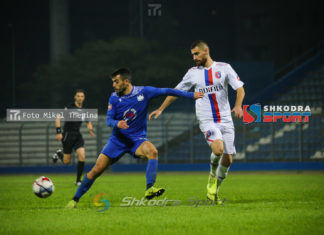 FOTOLAJM/ Teuta thumbon rivalët: Distancë sociale