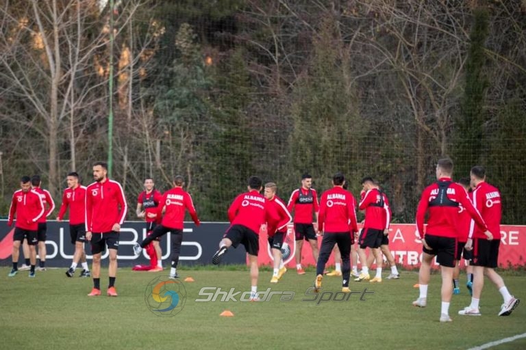 Jo vetëm Marash Kumbulla, një tjetër lojtar i Kombëtares rrezikon të humbasë sfidën ndaj Anglisë