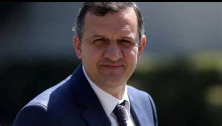 Ilir Beqaj akuzon kryebashkiaken Ademi: Kush është kjo magjistare, ku I gjeti lekët për të shpëtuar Vllazninë?