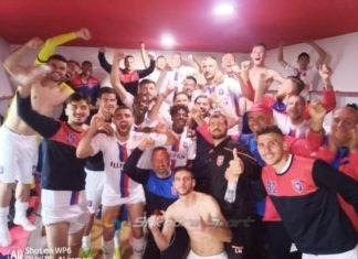 VIDEO/ Festë e çmendur në Ballsh. Me futbollistët e Vllaznisë bashkohet edhe sponsori Xhaferi