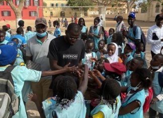 Mbrojtësi i Napolit feston 30-vjetorin, blen dy ambulanca për shtetin e tij