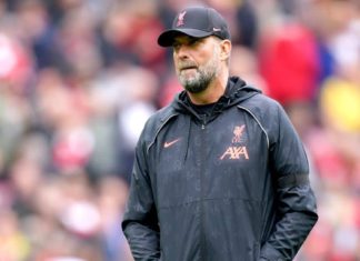 “Sa i shëmtuar pa syze”, Klop: Nuk jam Papa që të korrigjoj arbitrat