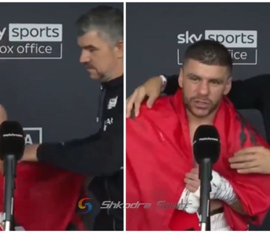 Gjesti emocionues i trajnerit grek! Momenti kur ai nuk lejon që flamuri shqiptar të bjerë përtokë dhe i’a hedh mbi supe Markut