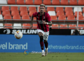 Dështon shitja, sulmuesi i Milanit rikthehet në stërvitje