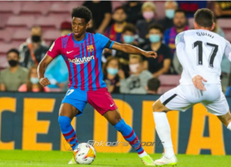 Talenti i Barcelonës nuk e “gëzon” debutimin, largohet nga loja në minutën e 40