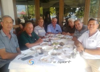 FOTO- LAJM/ Veteranët e qitjes së Vllaznisë takohen pas 30 vitesh