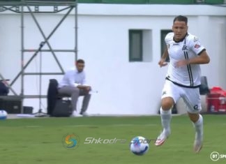 Kthim pas thuajse 5 vitesh, Manaj debuton me Specian në Serinë A