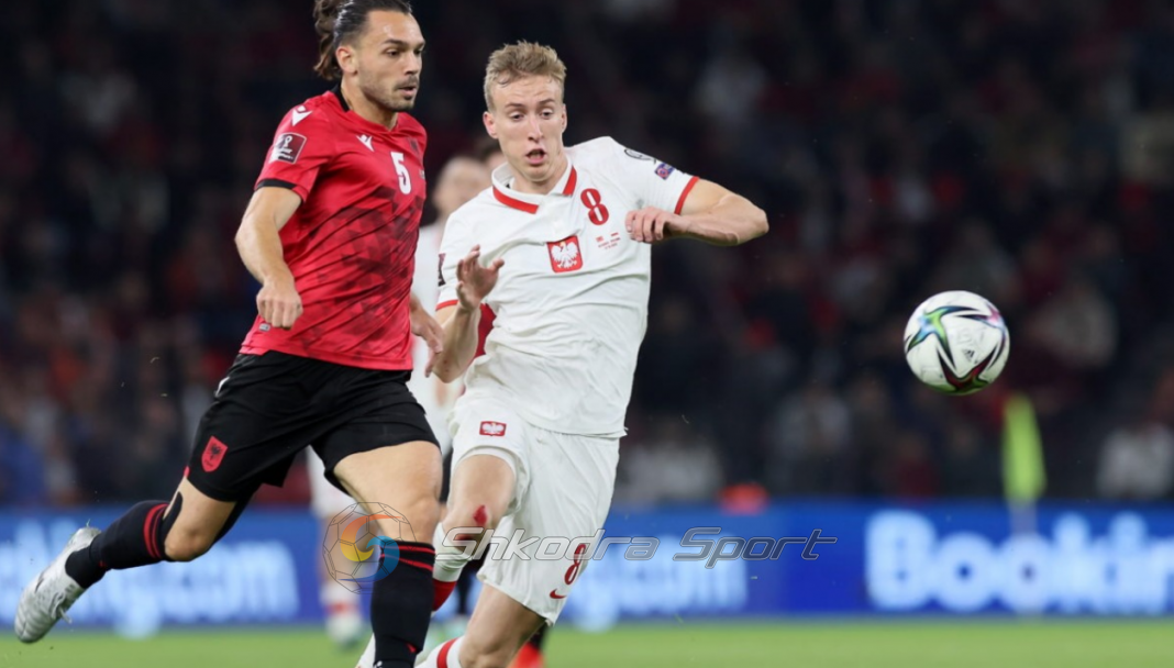 Screenshot 2021-10-29 at 17-10-58 Buzëqesh kombëtarja, Veseli “shkelmon” COVID-19 - Abc News